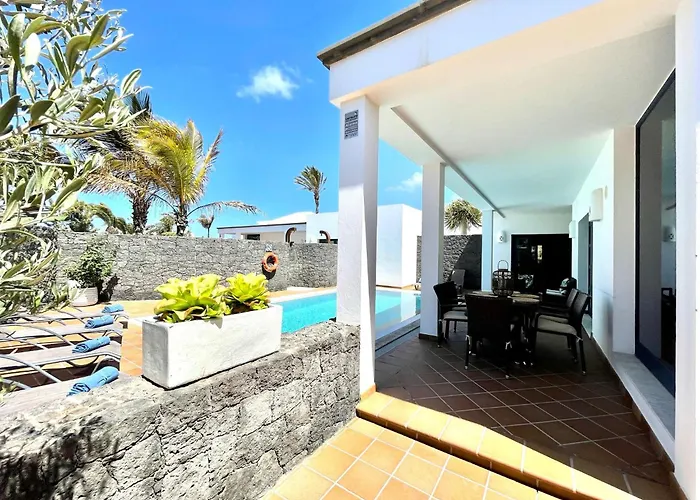 Villa Sleeps 6 With Pool Private & Sauna Villa