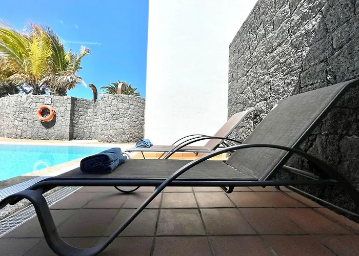 Villa Sleeps 6 With Pool Private & Sauna * Playa Blanca (Lanzarote)
