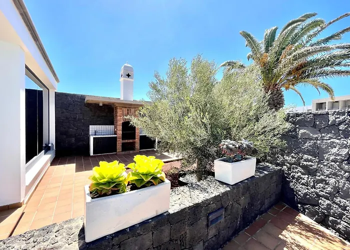 Villa Villa Sleeps 6 With Pool Private & Sauna *