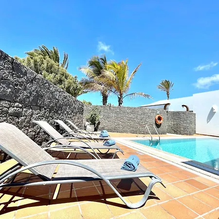 Sleeps 6 With Pool Private & Sauna Playa Blanca (Lanzarote)