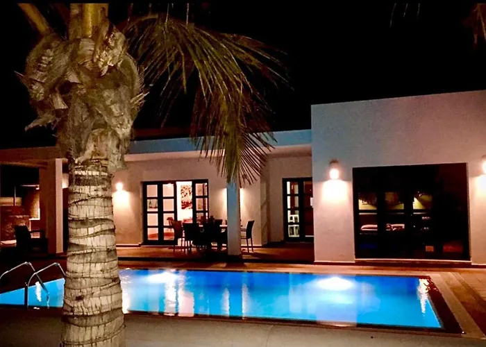 Villa Sleeps 6 With Pool Private & Sauna * Playa Blanca (Lanzarote)