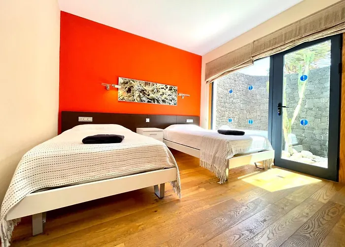 Sleeps 6 With Sauna *