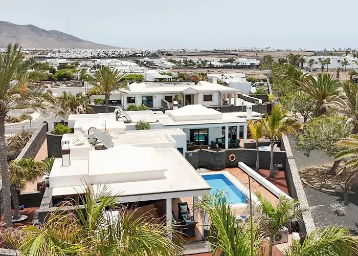 Villa Sleeps 6 With Pool Private & Sauna * Playa Blanca (Lanzarote)