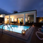 Sleeps 6 With Pool Private & Sauna