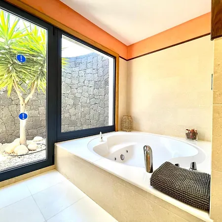 Willa Sleeps 6 With Pool Private & Sauna Playa Blanca (Lanzarote)