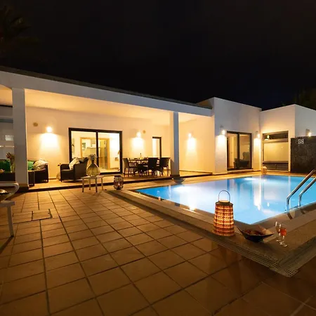 Sleeps 6 With Pool Private & Sauna * Playa Blanca