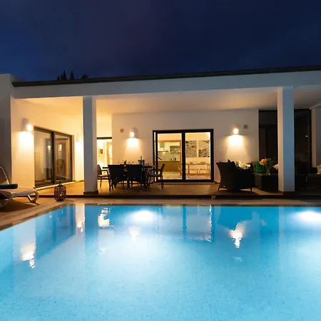 וילה Sleeps 6 With Pool Private & Sauna *