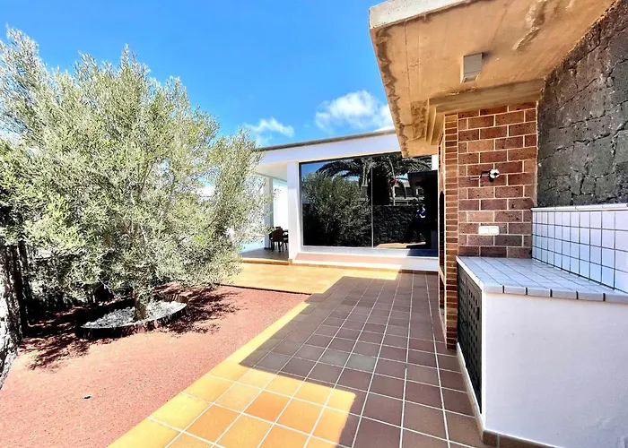 Villa Sleeps 6 With Pool Private & Sauna Villa