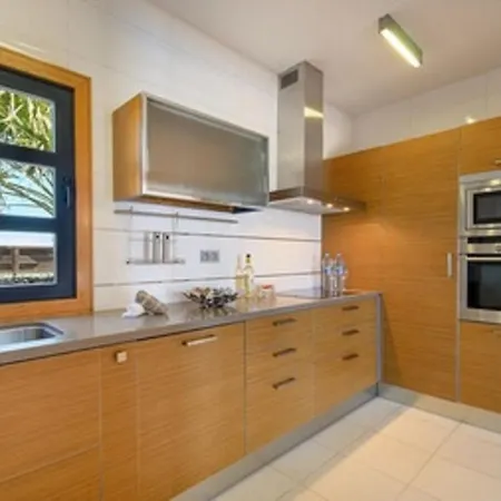 Villa Beautiful 5-bed In Playa Blanca (Lanzarote)