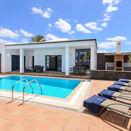 Beautiful 5-bed In Villa