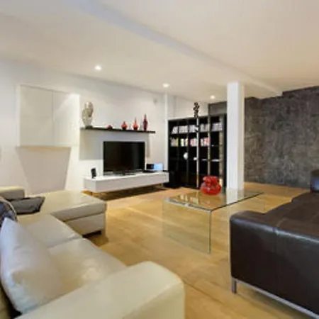 Villa Sleeps 6 With Sauna