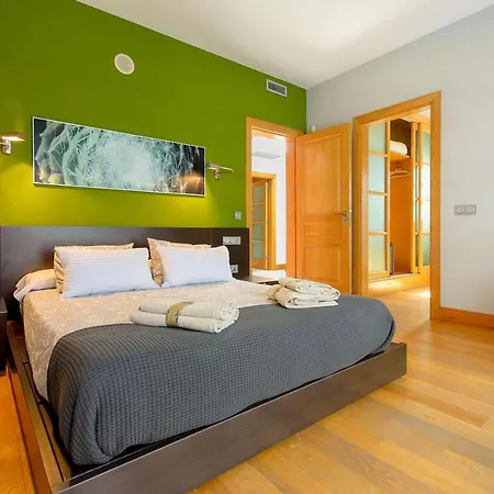 Beautiful 5-bed In Playa Blanca (Lanzarote)