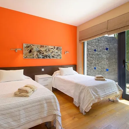 Beautiful 5-bed In Villa Playa Blanca (Lanzarote)