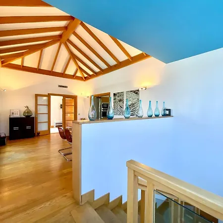 Beautiful 5-bed In * Playa Blanca (Lanzarote)