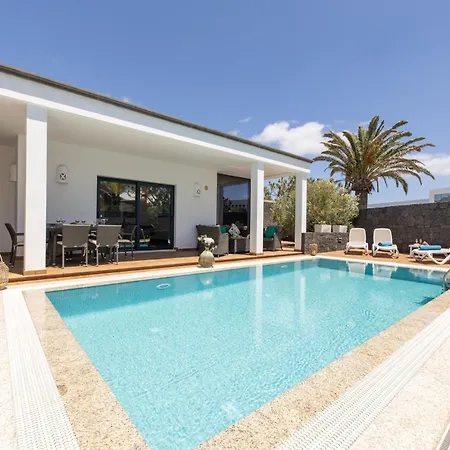 فيلة Sleeps 6 With Pool Private & Sauna بلايا بلانكا
