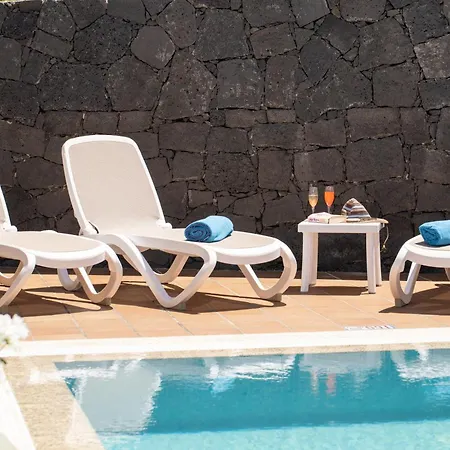 Sleeps 6 With Pool Private & Sauna فيلة