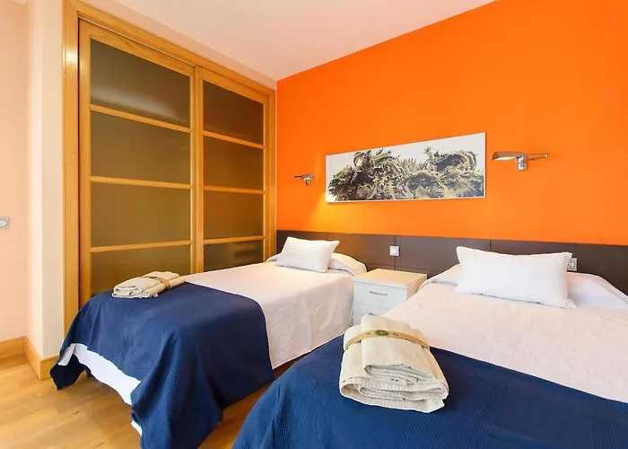 Villa Sleeps 6 With Pool Private & Sauna