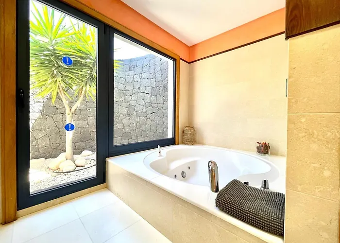 Willa Villa Sleeps 6 With Pool Private & Sauna Playa Blanca (Lanzarote)