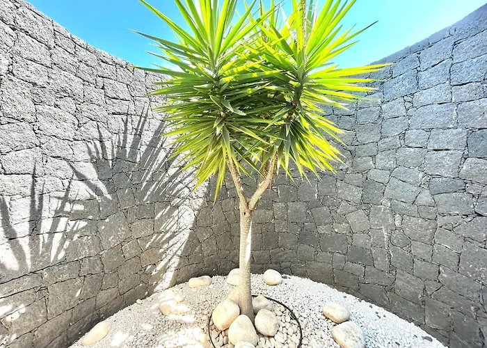 Villa Sleeps 6 With Pool Private & Sauna